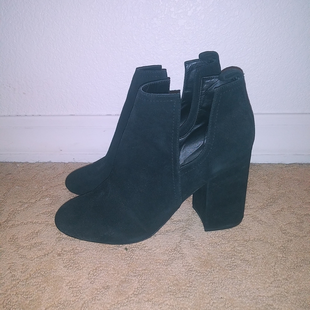 Steve Madden Leather Black Pull On Ankle Boots